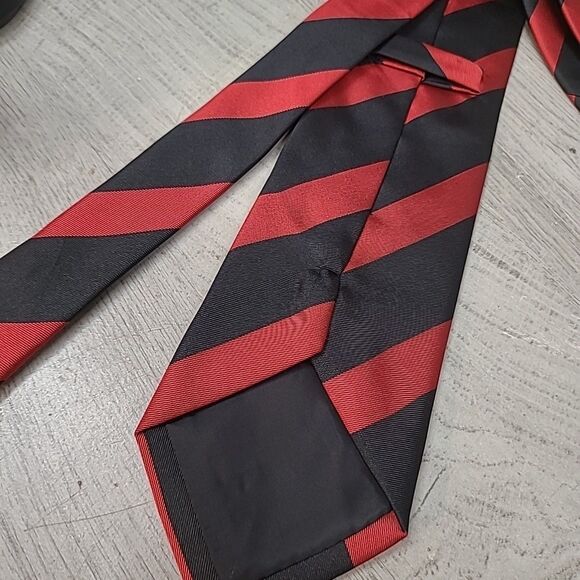 Atlanta United Souvenir Mens Striped Logo Tie Necktie Soccer MLS EUC Polyester - Picture 4 of 5